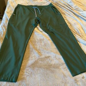 Scrubs straight leg pant by Landau. Dark green. Size 2XL.